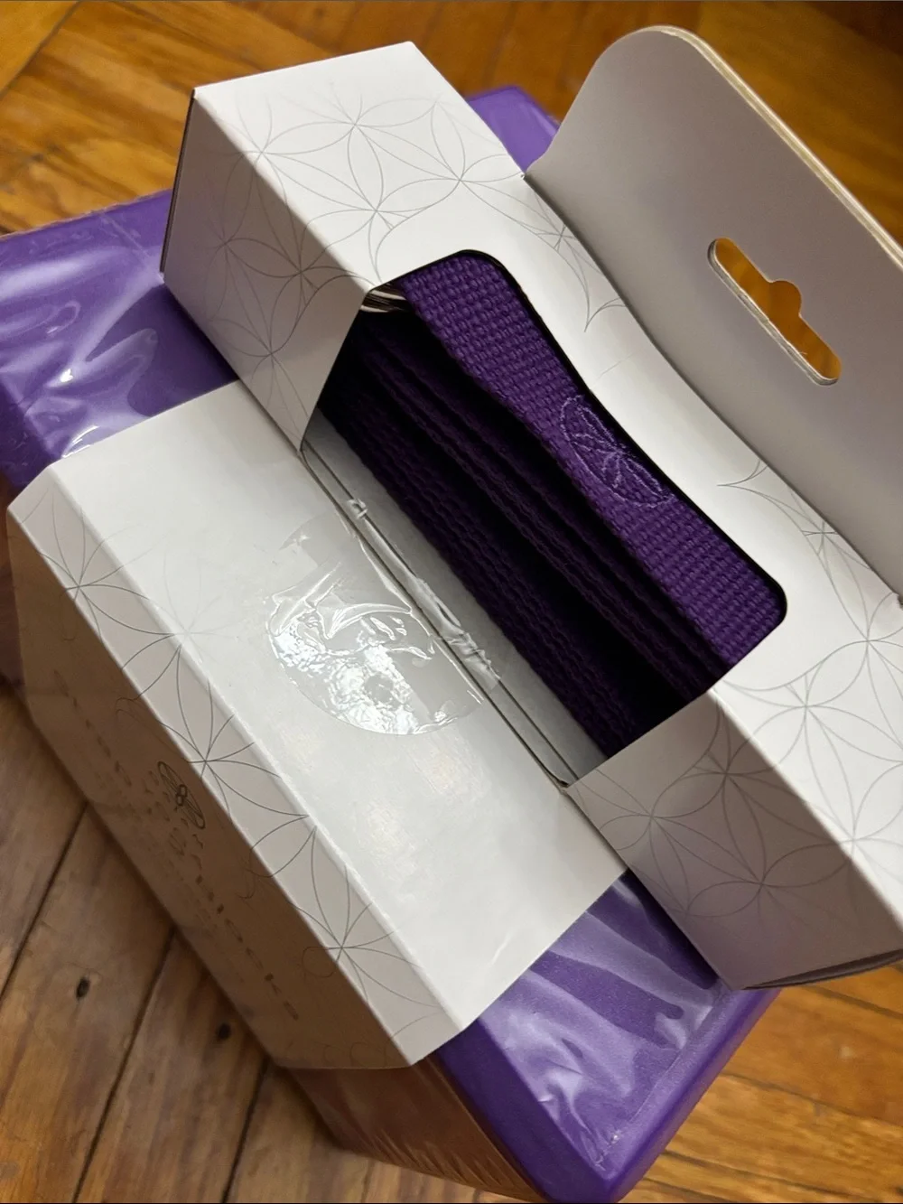 GAIAM Purple Yoga Strap and Two-Block Set